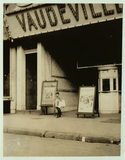 [Harry Silverstein, Newsboy, 703 W. 6th St., 7 years old. Sells…, Delaware, 1910