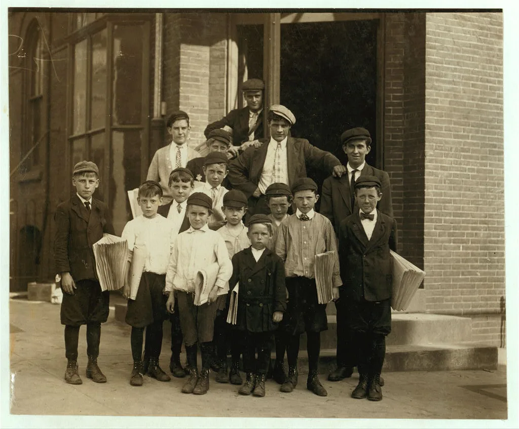 A gang of newsies at the office of "Every Evening." "Everybody in…, Delaware, 1910