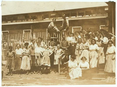 [Groups of girls workers at the gate of the American Tobacco Co.,…, Delaware, 1910