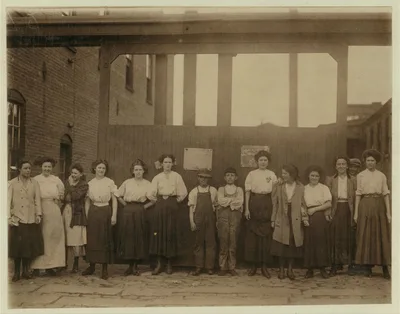 [Groups of workers in Hand Silk Mill.]  Location: Wilmington, Delaware, 1910