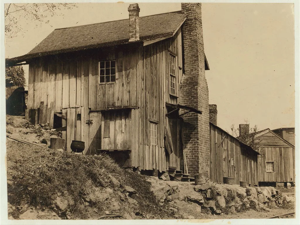 Some of the workers in the Rome (Ga.) Hosiery Mill live in shacks…, Georgia, 1913