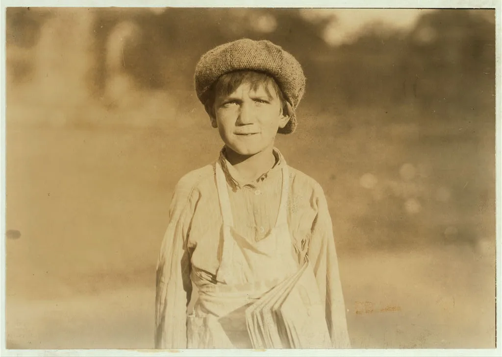 [The newsboy, "Jackie Coogan" of Hartford, Conn. One of the youngest.…, Connecticut, 1924