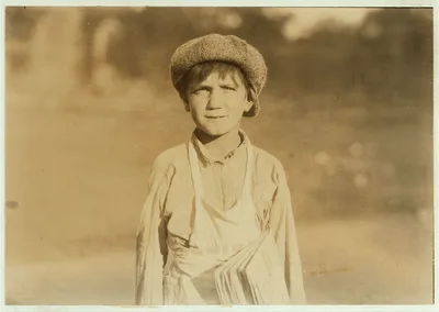 [The newsboy, "Jackie Coogan" of Hartford, Conn. One of the youngest.…, Connecticut, 1924