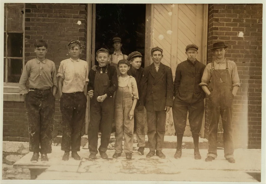 Group of boys working in Richmond Spinning Mill, East Lake. Street…, Tennessee, 1910