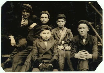 Several of the boys working in Benn's Messenger Service. Boy in…, Tennessee, 1910