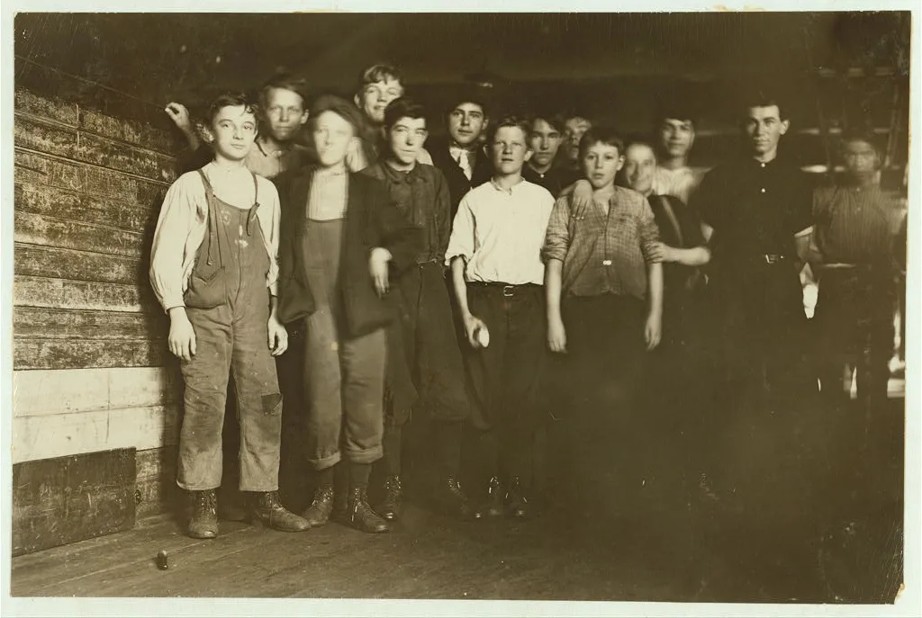 Dosilav Loselle, 6 Gardner Rd. (At his Machine) Young band boy been…, Massachusetts, 1911