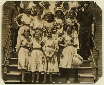Group of girls and women, Aragon Mills, Rock Hill, S.C.  Location:…, South Carolina, 1912