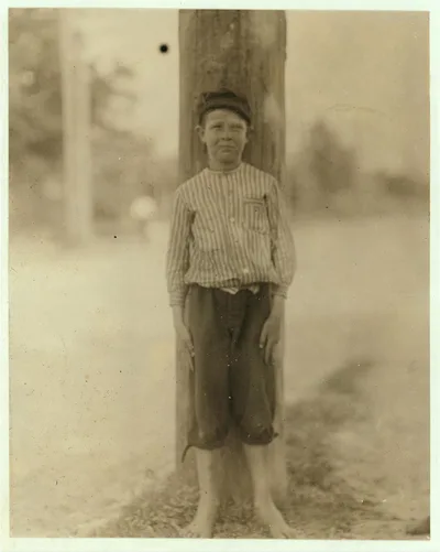 A dinner Toter who claims to have regular job in Eagle Mill,…, Georgia, 1913