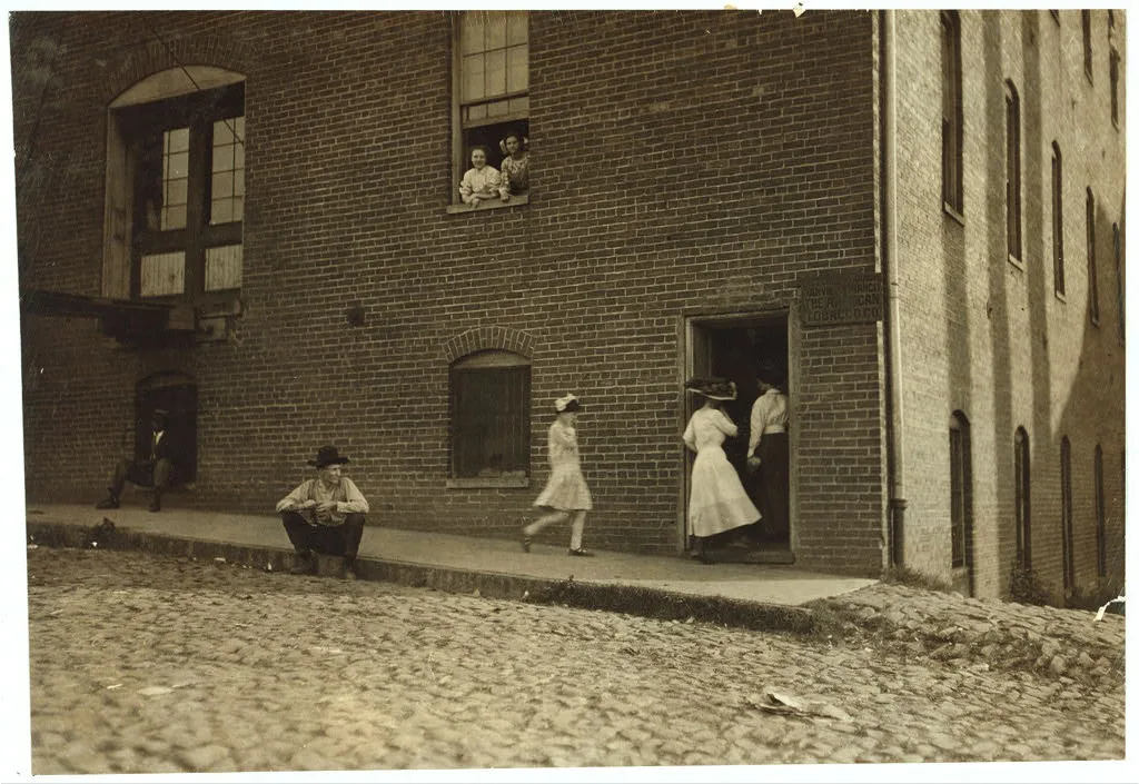 Going to work in Cigarette Factory.  Location: Danville, Virginia, 1911