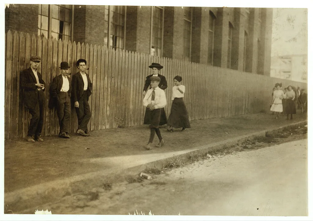 Shots at the young workers going in to Ayer Mill, 6:30 to 7 A.M.,…, Massachusetts, 1911