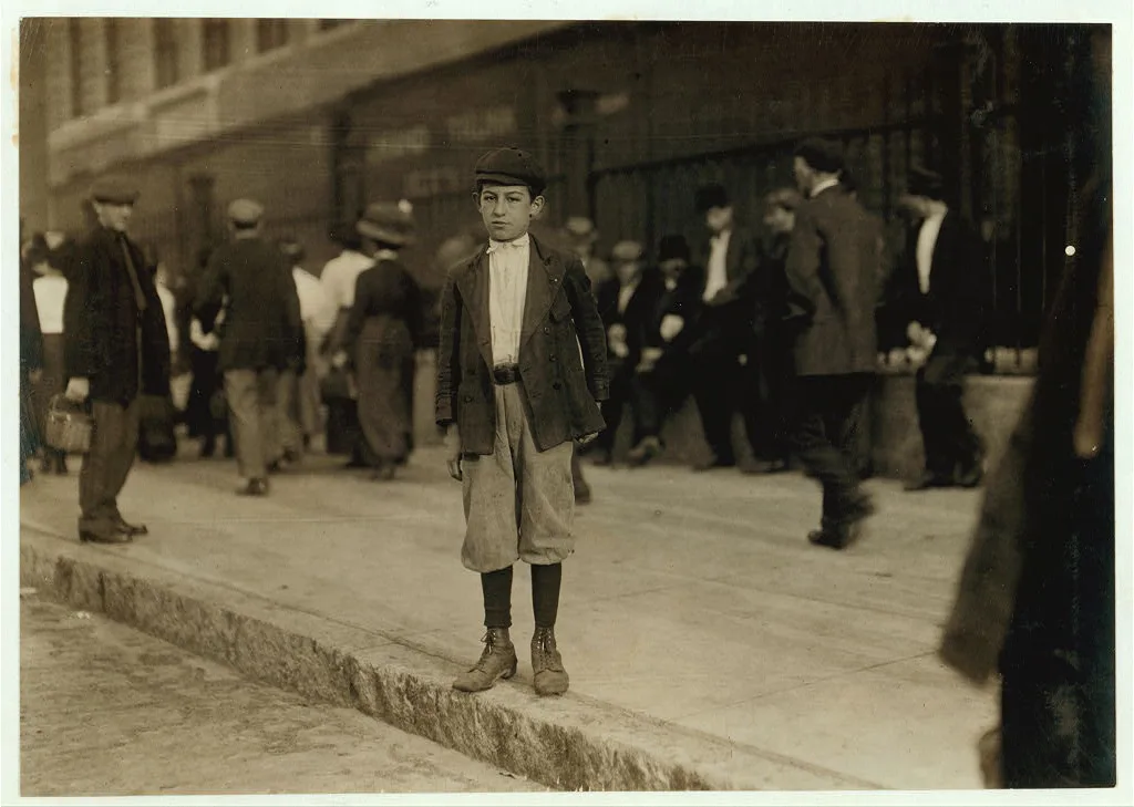 [Shots at the young workers going to Ayer Mill, 6:30 to 7 A.M. All…, Massachusetts, 1911