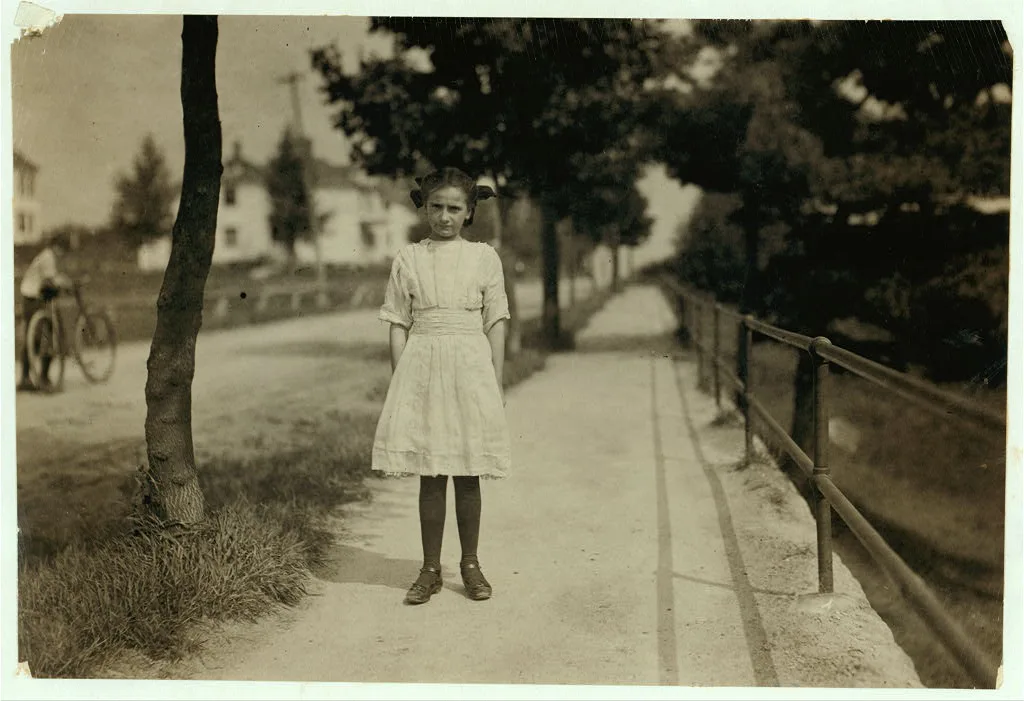 Clerinda Norrin, Said 11 years old and helps sister spin in Glenallen…, Massachusetts, 1911