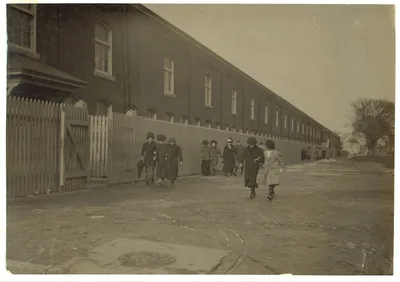 [Young workers adolescence and younger in Manomet, Nonquitt and…, Massachusetts, 1912