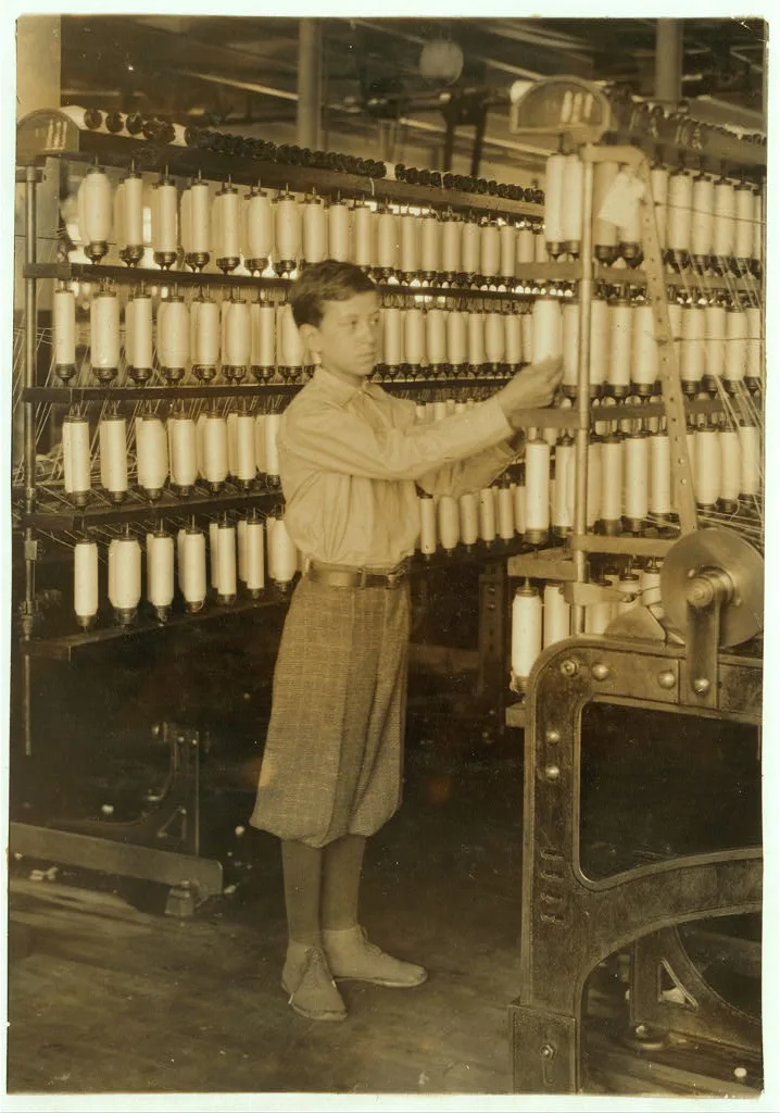 [Back boy - 14 years old - Mule room. Berkshire Cotton Mills.]…, Massachusetts, 1916