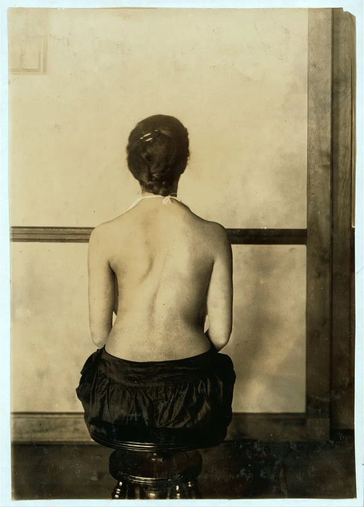 Correct sitting position for no. 4666. See 4671 & 4672.  Location:…, Massachusetts, 1917