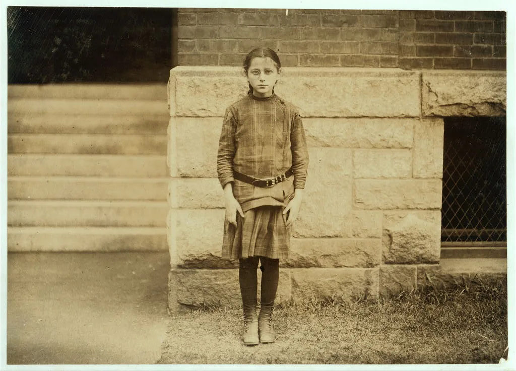 Irene Cohen, ten-year-old Newsgirl, Provience, R.I. (For Child…, Rhode Island, 1912
