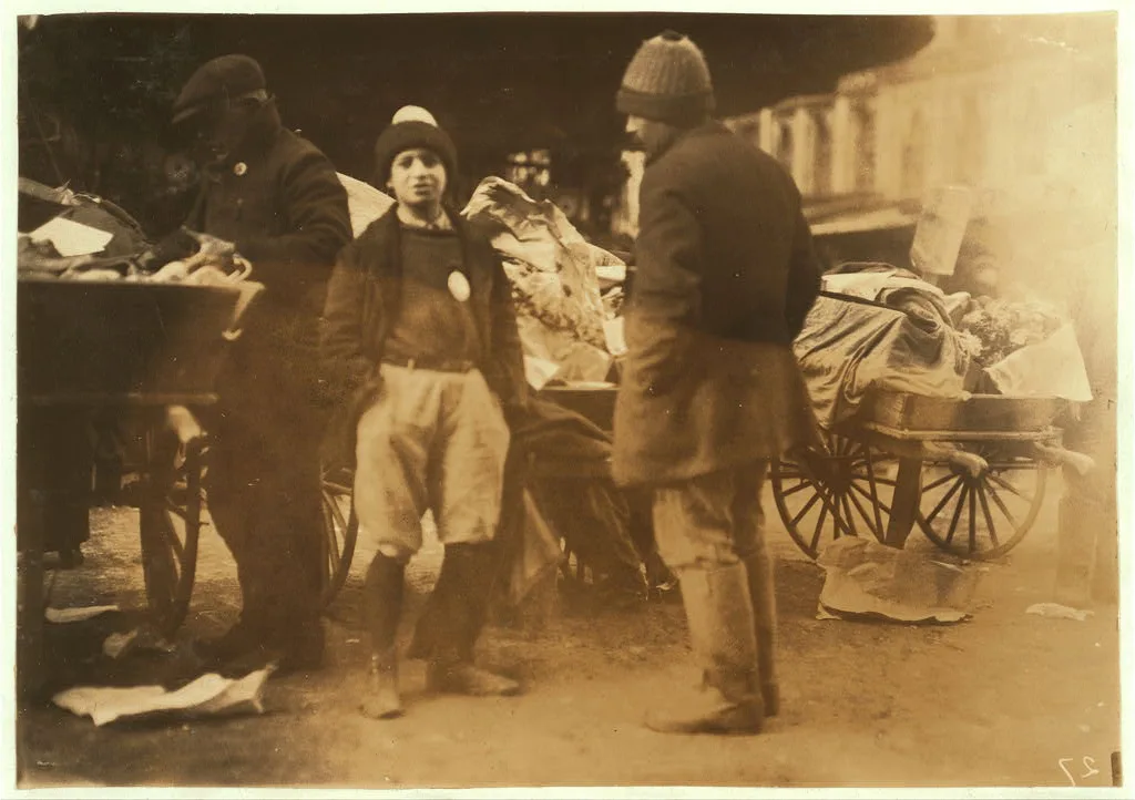 Young vender [sic] with badge. Market.  Location: Boston,…, Massachusetts, 1917