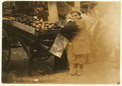 Selling oranges.  Location: Boston, Massachusetts, 1917