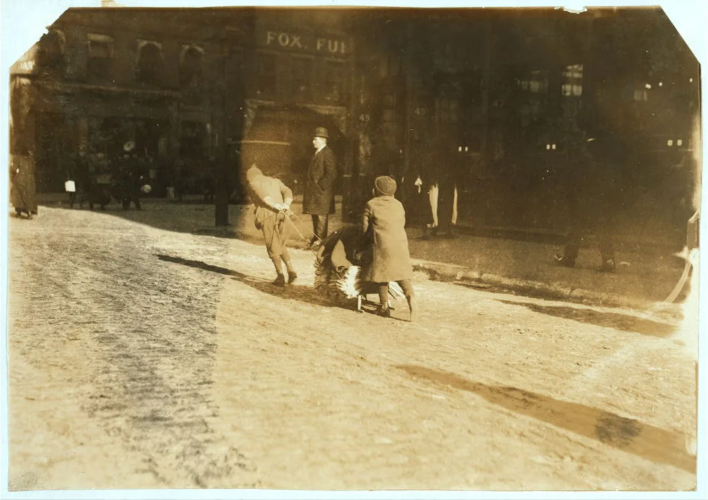 [Taking bags home to be mended. 5 to 11 years old. Market.] …, Massachusetts, 1917