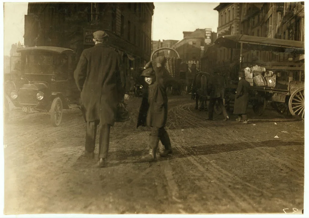 Lemon boy. Market.  Location: Boston, Massachusetts, 1917