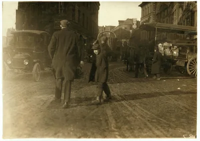 Lemon boy. Market.  Location: Boston, Massachusetts, 1917