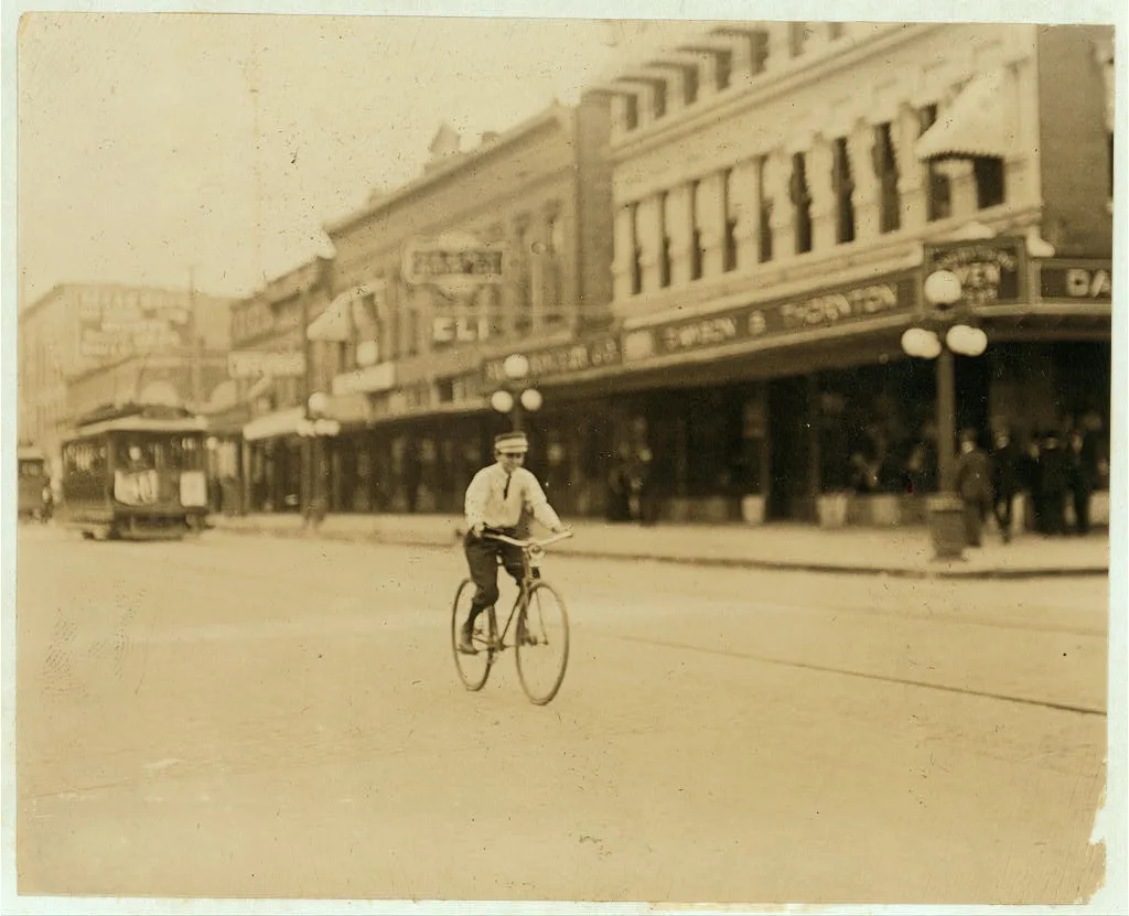 A Tampa messenger boy.  Location: Tampa, Florida, 1913