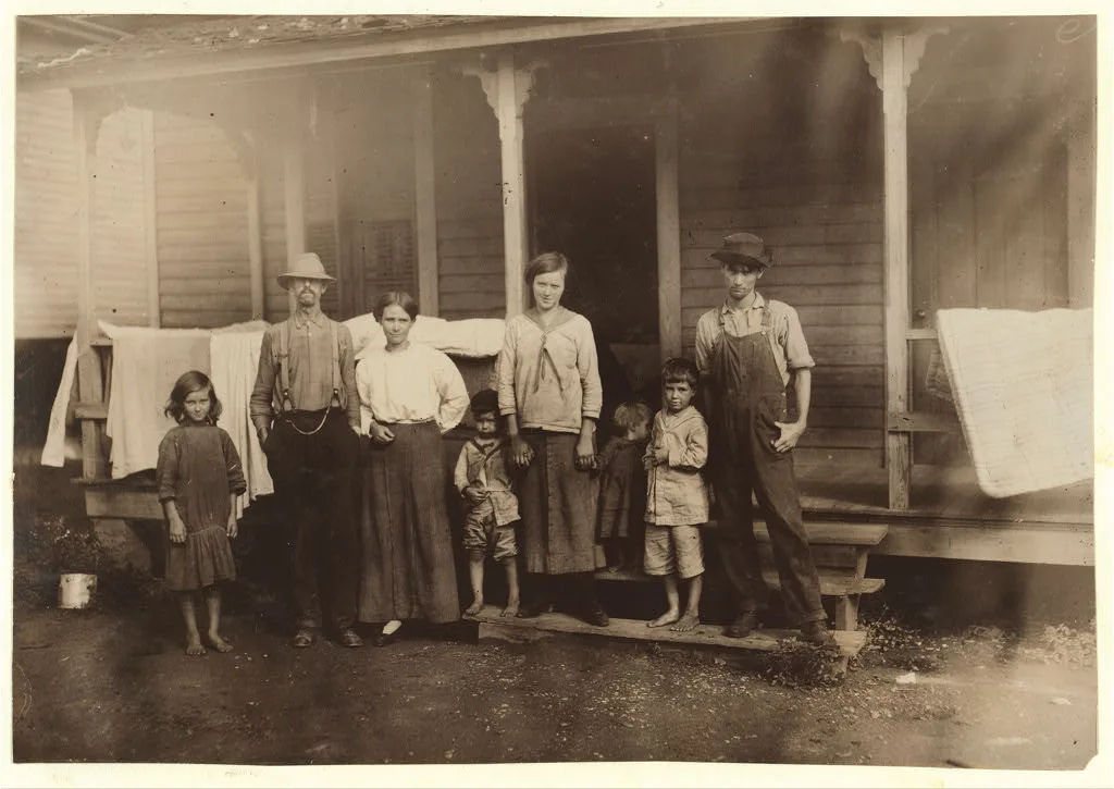 Ollie Johnson and family. See 3844 and 3845.  Location: Anniston,…, Alabama, 1914