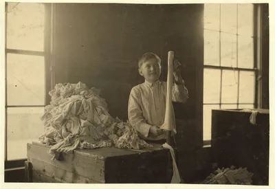 One of the youngest turners at work in the Crescent Hosiery Mill. …, North Carolina, 1914