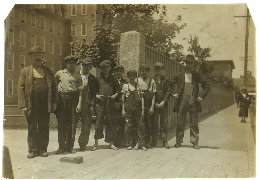 Group of doffers and sweepers working in Merchants Mill - Noon. …, Massachusetts, 1916