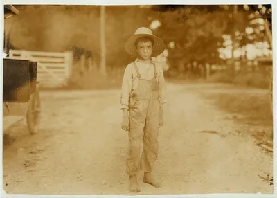 9-year old tobacco worker.  Location: Hardin County--Sonora…, Kentucky, 1916