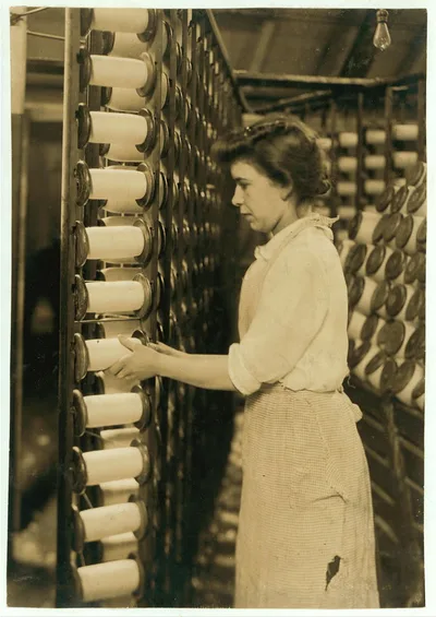 [Warp tenders assistant. "Tyer in." Had just been promoted from…, Massachusetts, 1916
