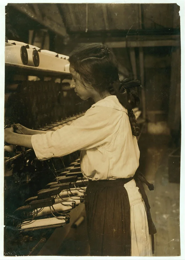 American Linen Co. Spooler tender.  Location: Fall River,…, Massachusetts, 1916