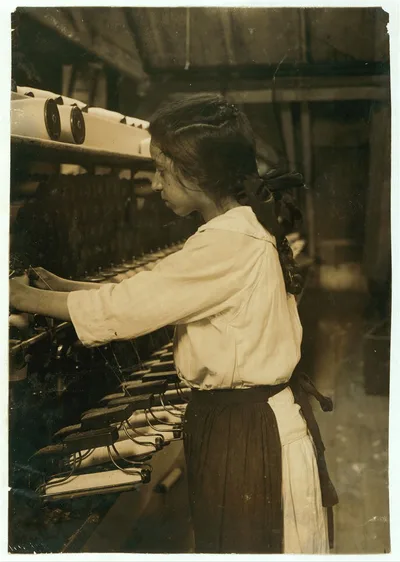 American Linen Co. Spooler tender.  Location: Fall River,…, Massachusetts, 1916