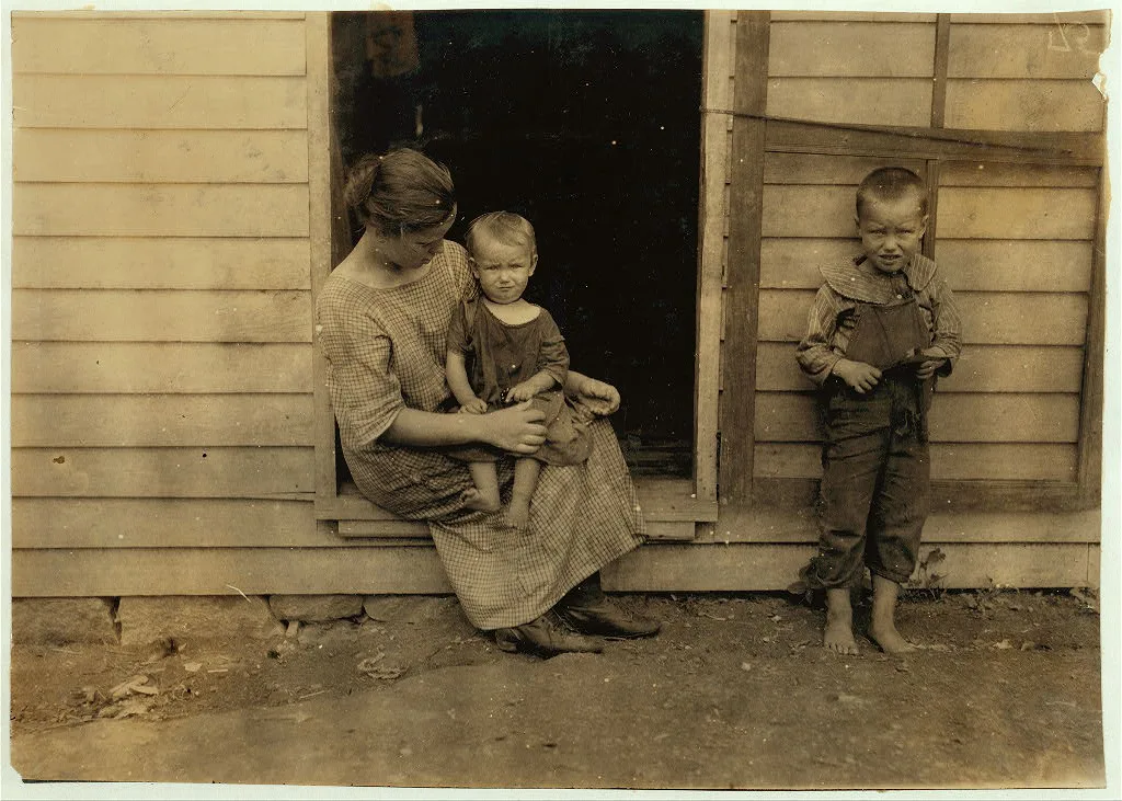Ila Feebach, 15-year old girl at home for housework. Father, Rufus…, Kentucky, 1916