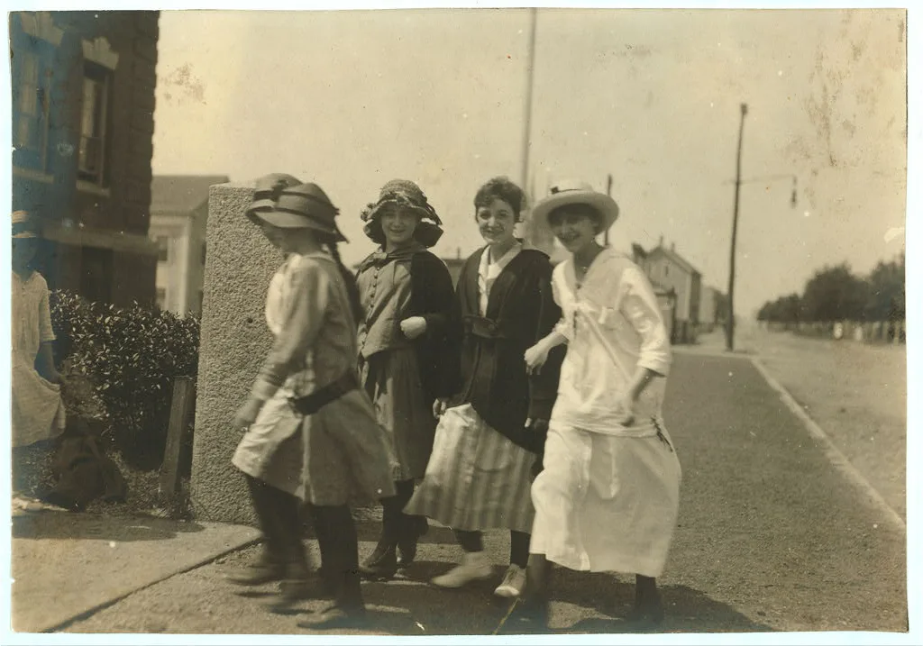 [Going to School. About 14-16 years. Watson School - Flint Village.] …, Massachusetts, 1916