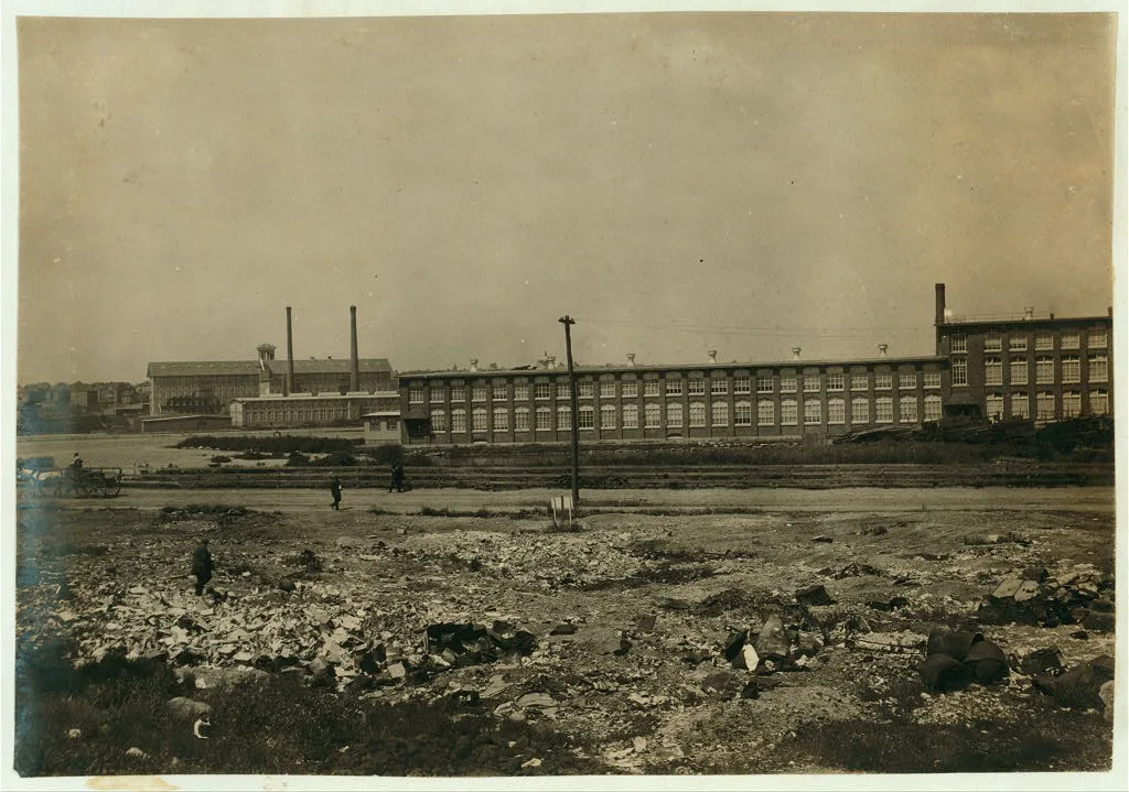 The new and the old - Pilgrim Mill in the foreground - Chase Mill in…, Massachusetts, 1916