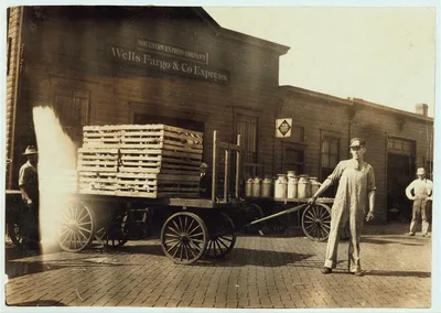 Expressmen.  Location: Springfield, Missouri, 1916