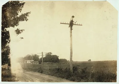 Telegraph lineman.  Location: Kentucky, 1916
