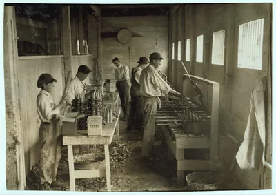 [Interior of workshop of Sanitary Ice Cream Cone Co. See 4830. Boys…, Oklahoma, 1917