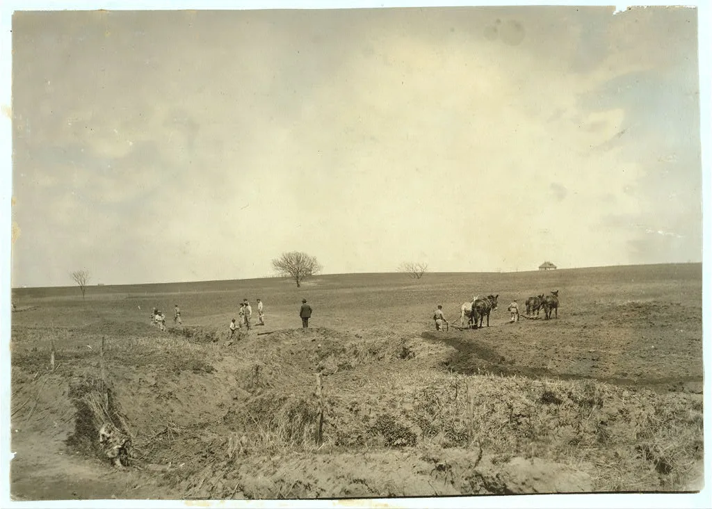 [Farm work. Pauls Valley Training School. See 4833-4842.]  Location:…, Oklahoma, 1917