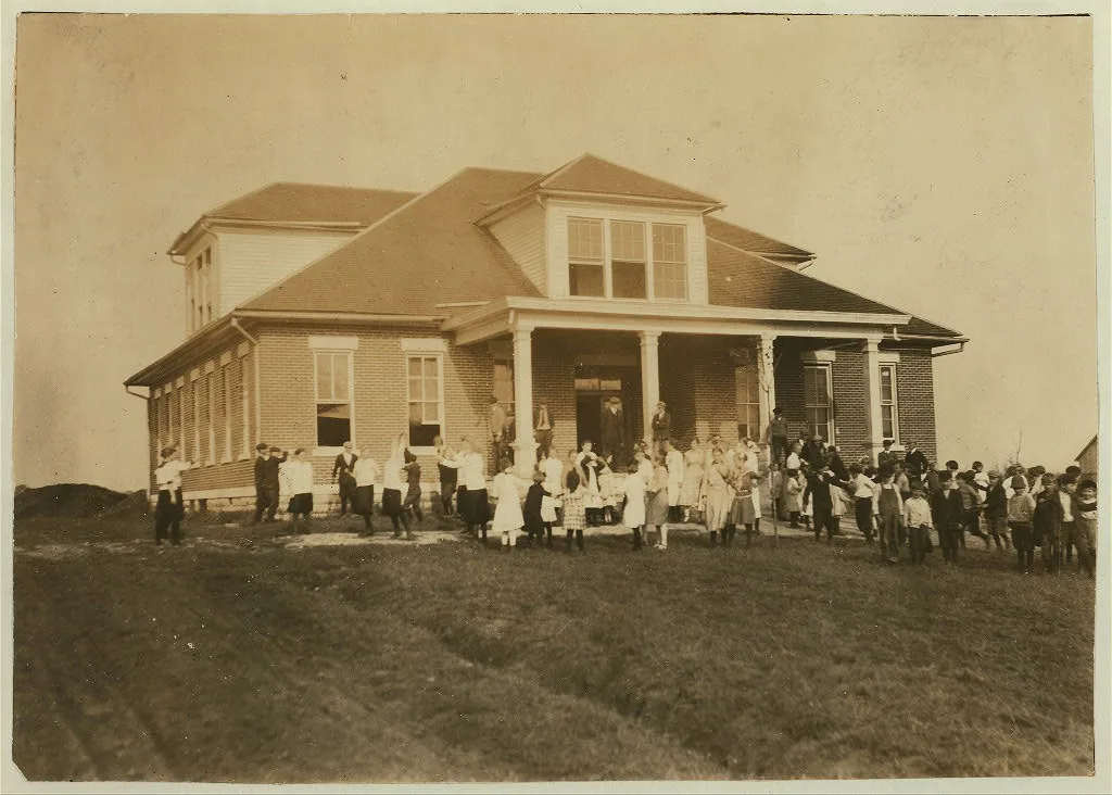Rich Pond School (consolidated). See Kentucky report.  Location:…, 1916