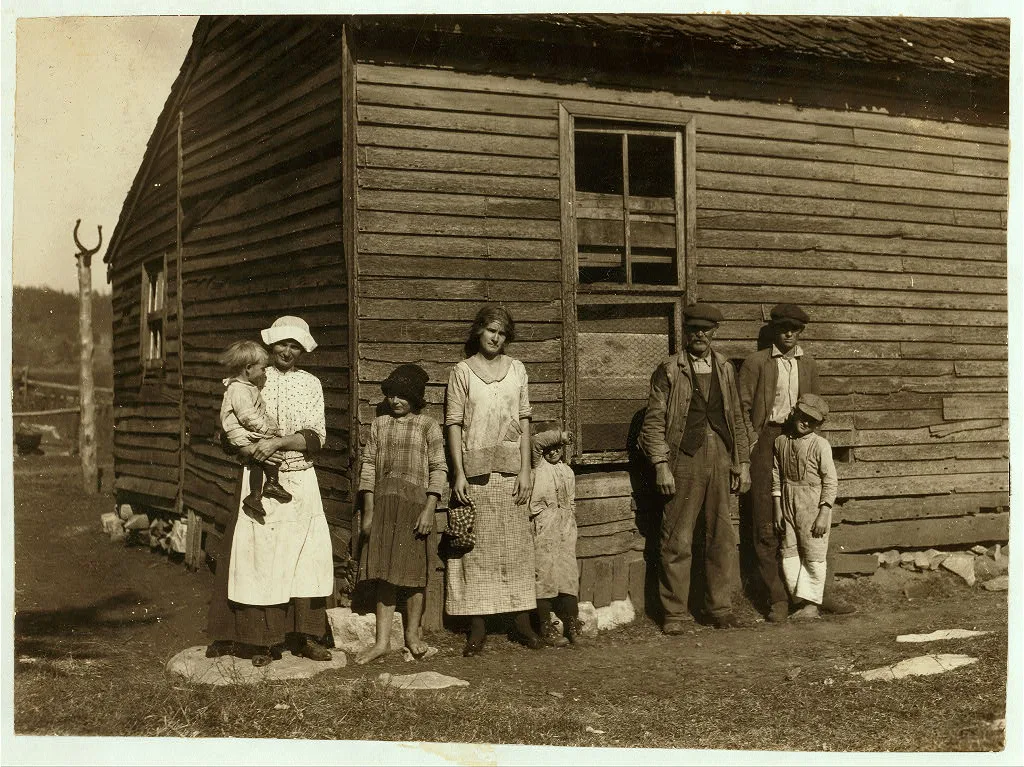 [Hazel family (very poorly educated). Children have not been to…, Kentucky, 1916